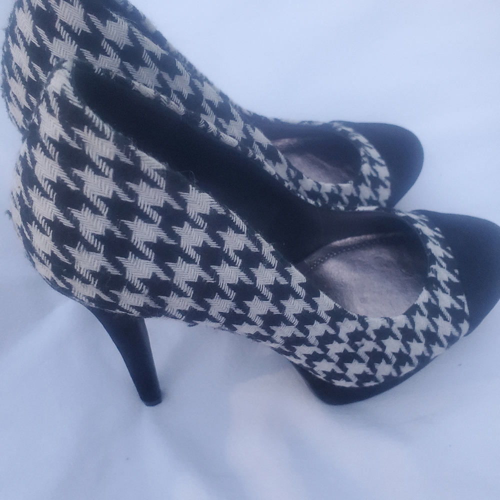 Anne Michelle, Black & White Heels, Size 7.5 (37.5